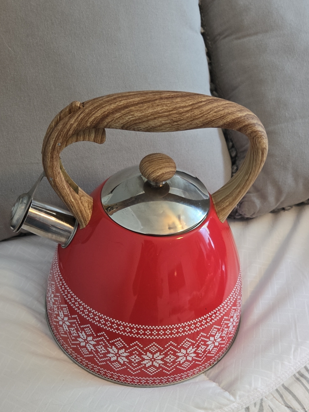 Red Nordic Pattern Whistling Tea Kettle with Wood-Effect Handle
